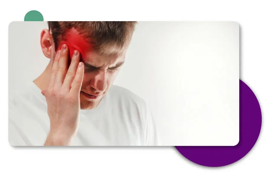 Doctor explaining migraine vs tension headache difference to patient in Gurgaon clinic